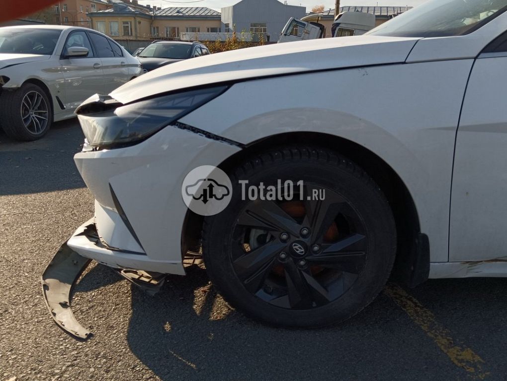 Фото Hyundai Elantra 24