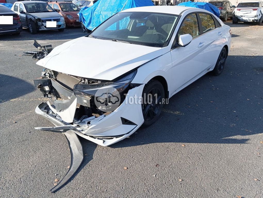 Фото Hyundai Elantra 26