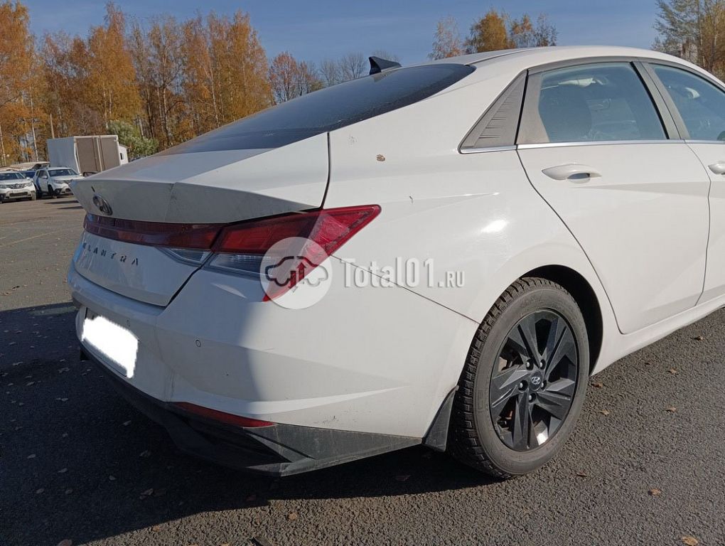 Фото Hyundai Elantra 44