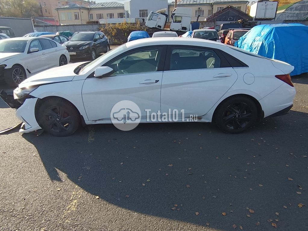 Фото Hyundai Elantra 48