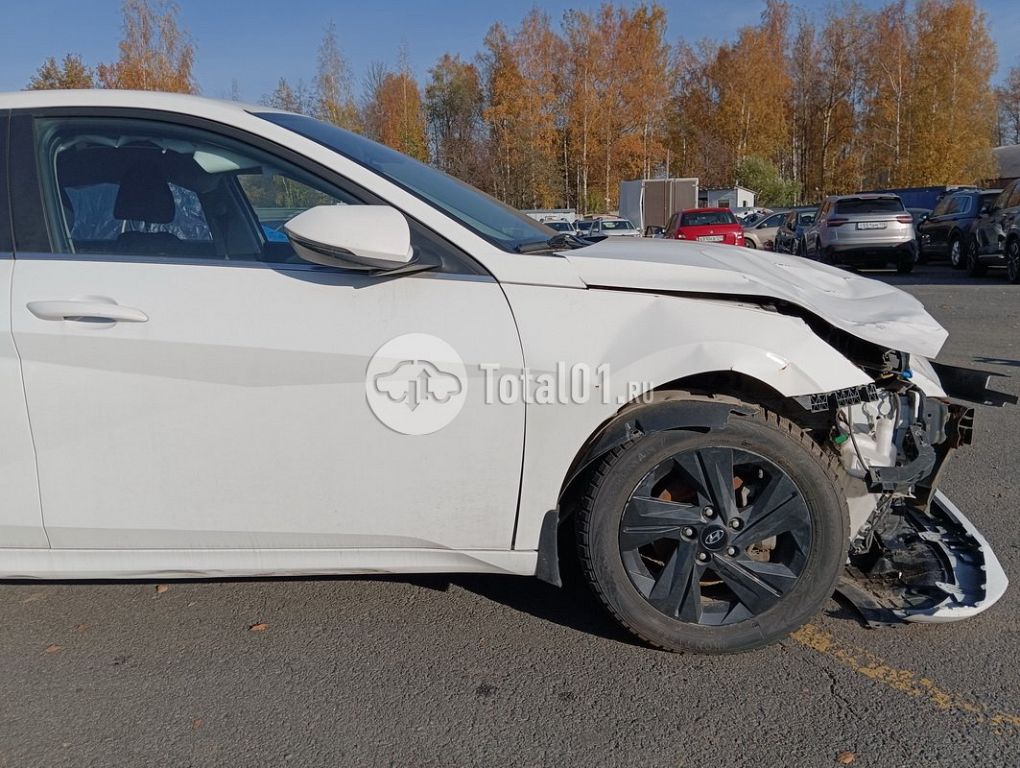 Фото Hyundai Elantra 50