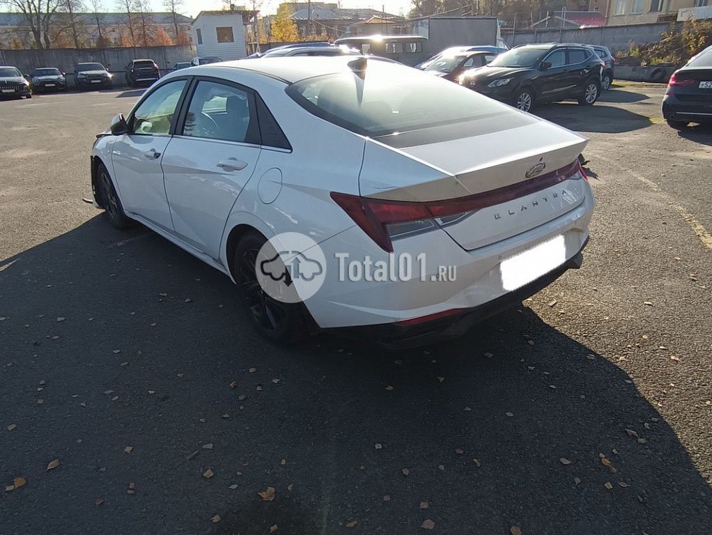 Фото Hyundai Elantra 70