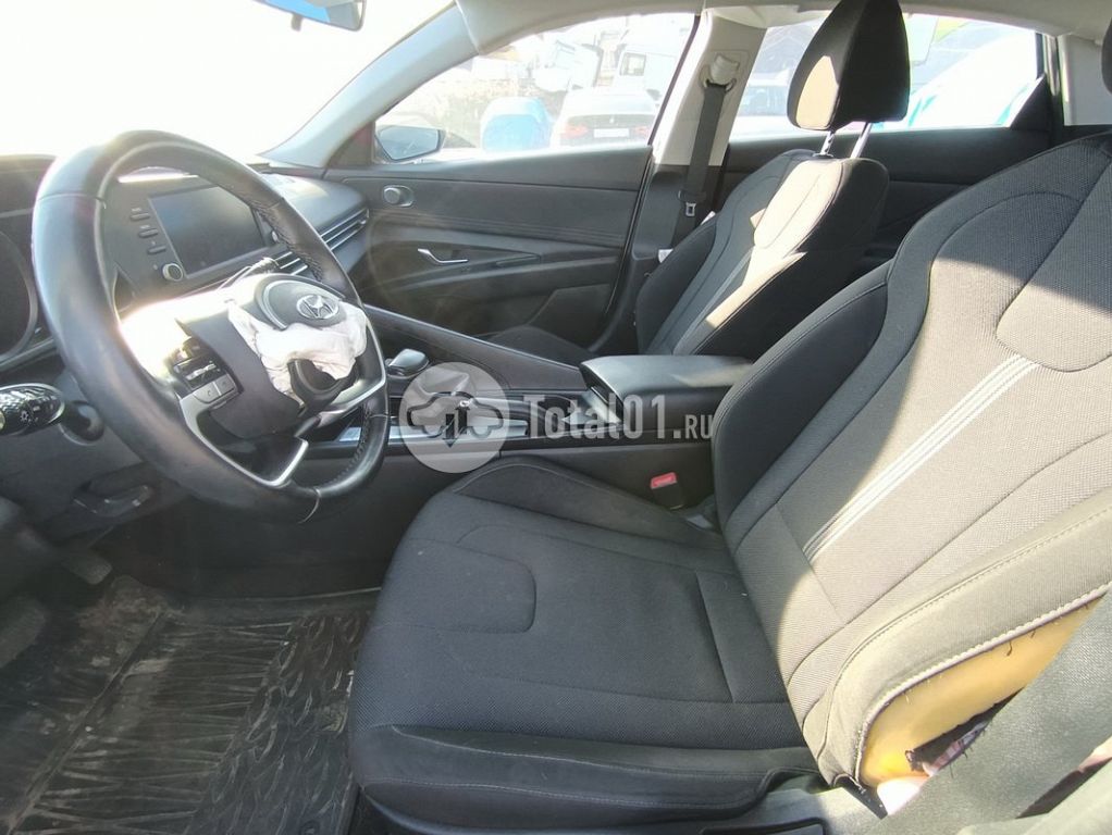 Фото Hyundai Elantra 98