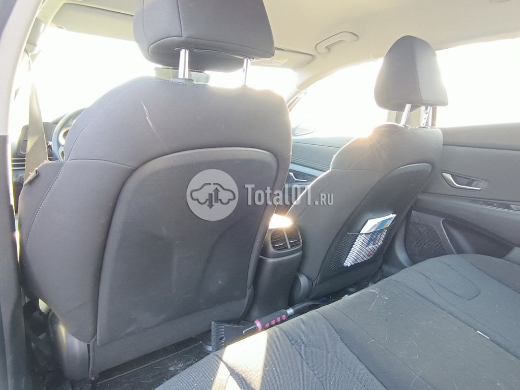 Фото Hyundai Elantra 110