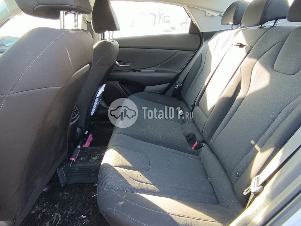 Фото Hyundai Elantra 112