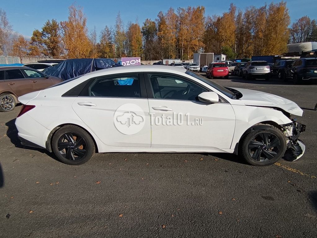 Фото Hyundai Elantra 136