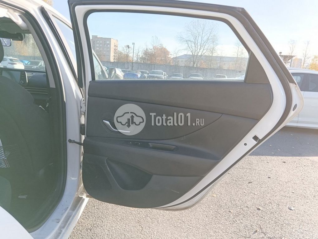 Фото Hyundai Elantra 140