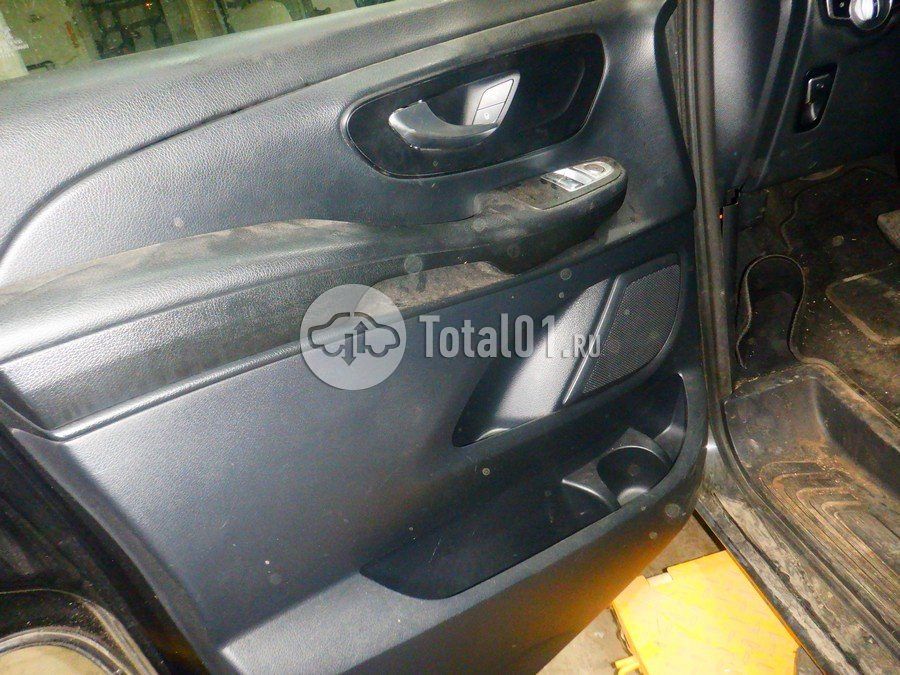 Фото Mercedes-Benz V-класс 80