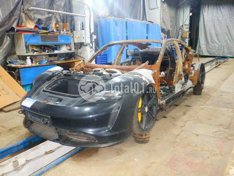 Фото Porsche Taycan 2