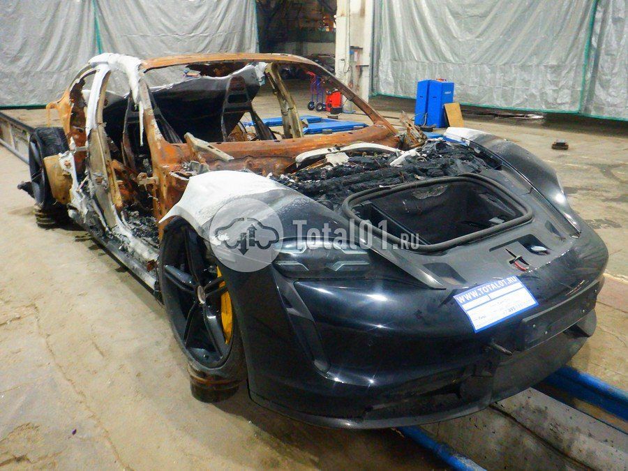 Фото Porsche Taycan 6