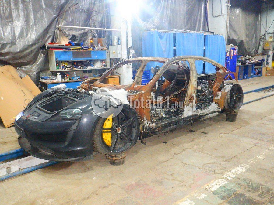 Фото Porsche Taycan 8