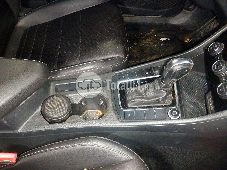 Фото Volkswagen Jetta 34