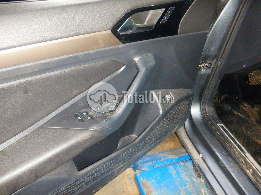 Фото Volkswagen Jetta 76