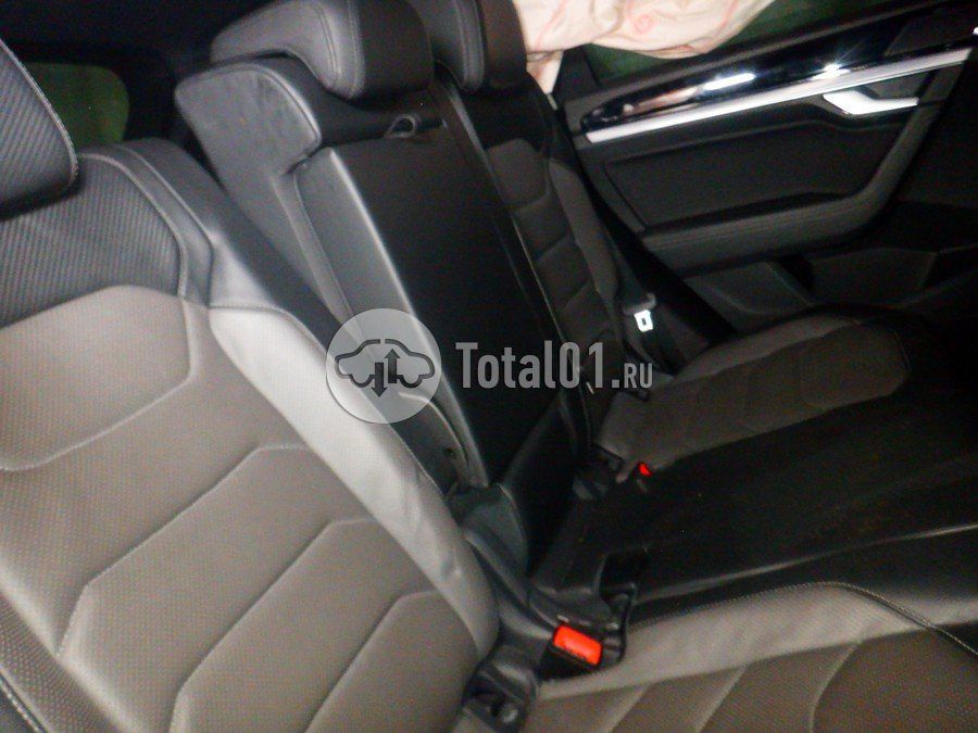 Фото Volkswagen Touareg 40