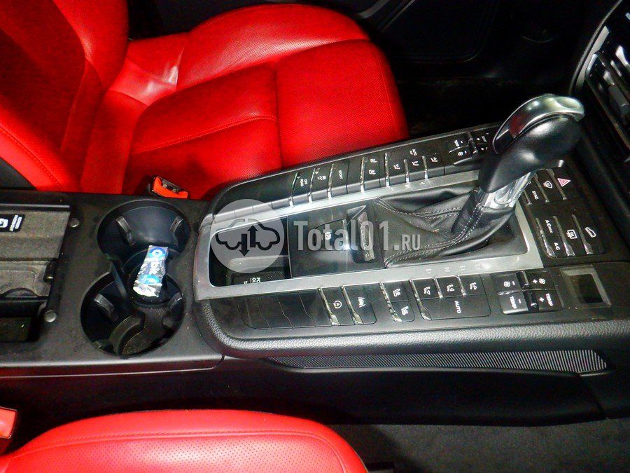 Фото Porsche Macan 30