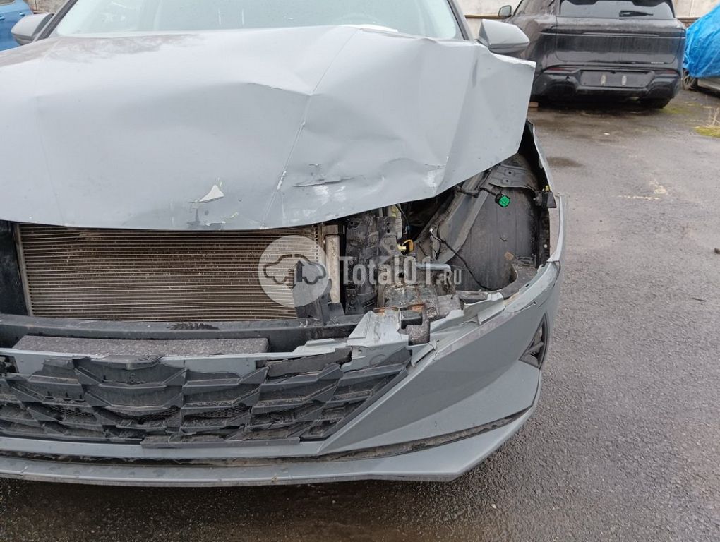 Фото Hyundai Elantra 12