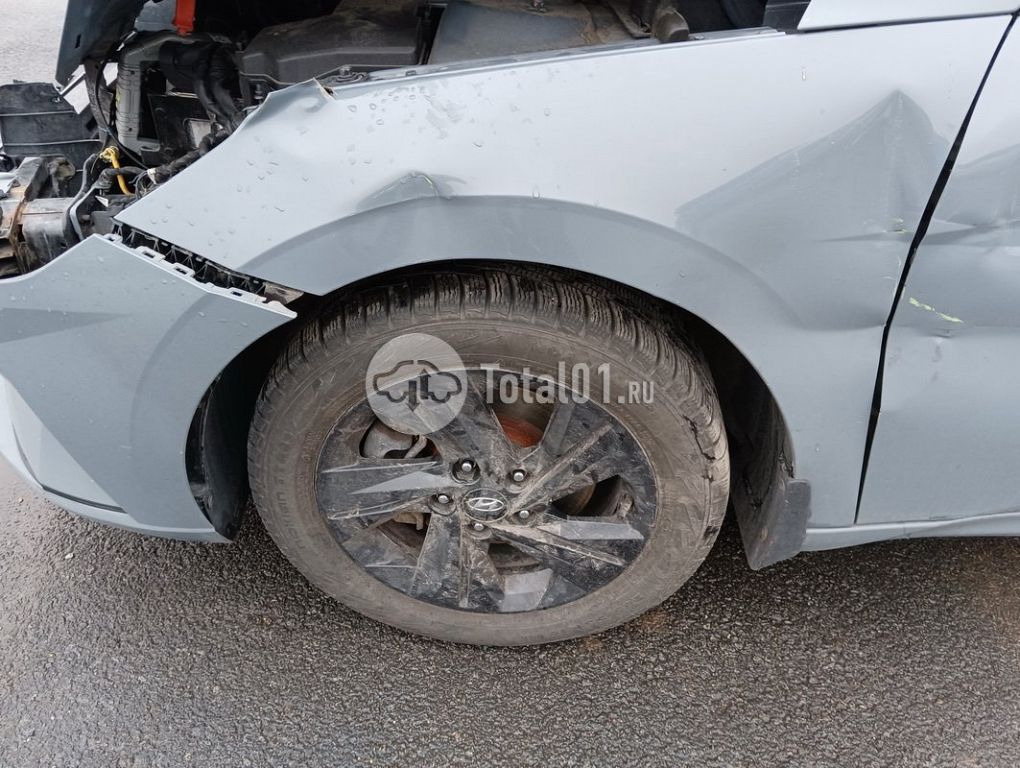 Фото Hyundai Elantra 24