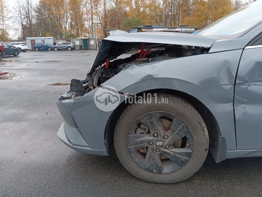 Фото Hyundai Elantra 28