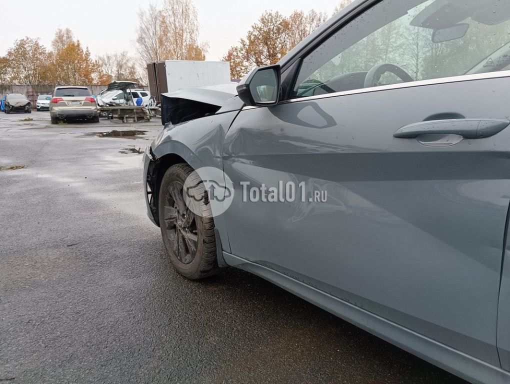 Фото Hyundai Elantra 36