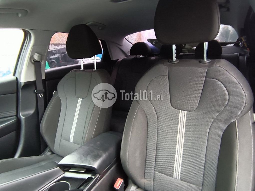 Фото Hyundai Elantra 108