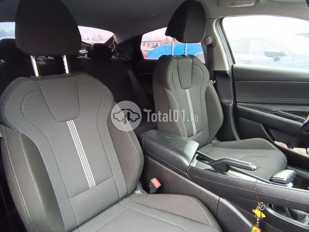 Фото Hyundai Elantra 162