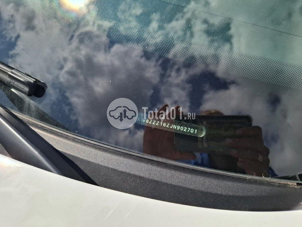 Фото Volkswagen Jetta 36