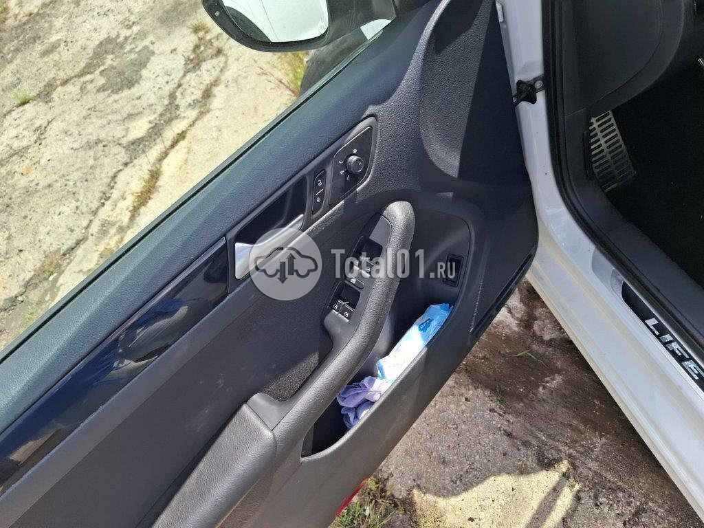 Фото Volkswagen Jetta 70