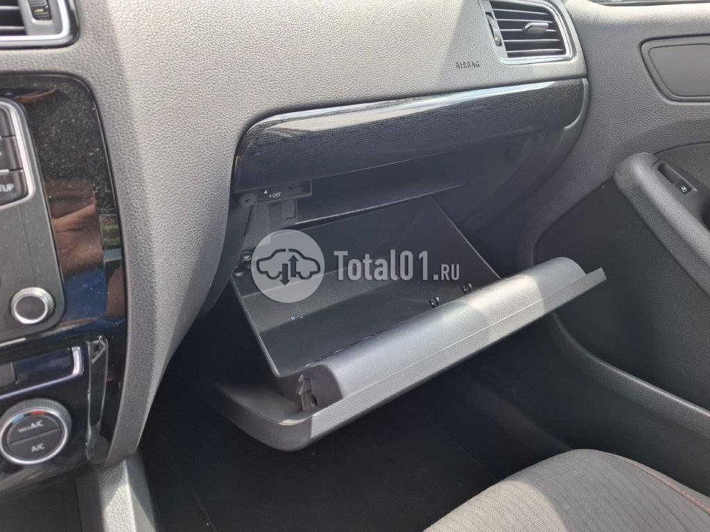 Фото Volkswagen Jetta 92