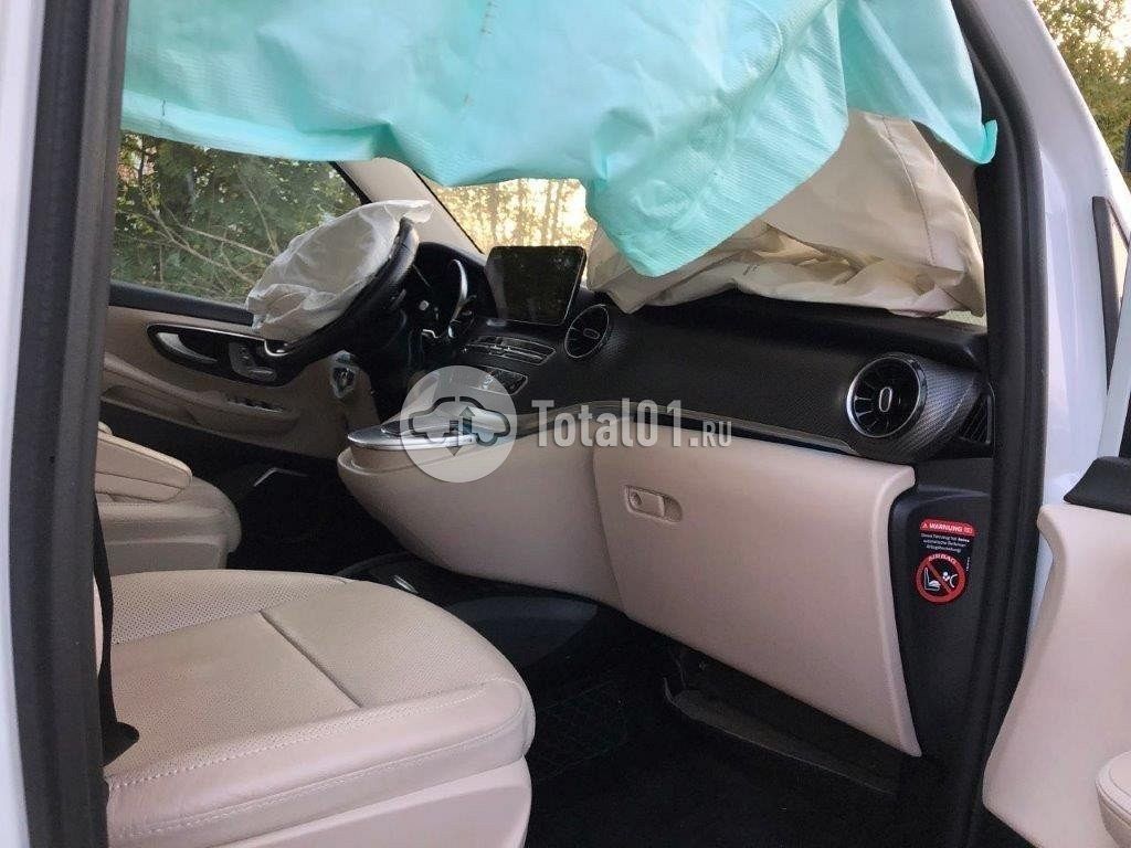 Фото Mercedes-Benz V-класс 430