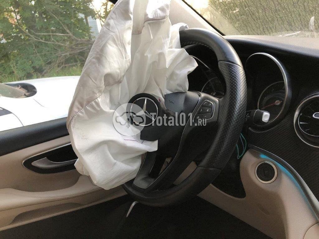 Фото Mercedes-Benz V-класс 444