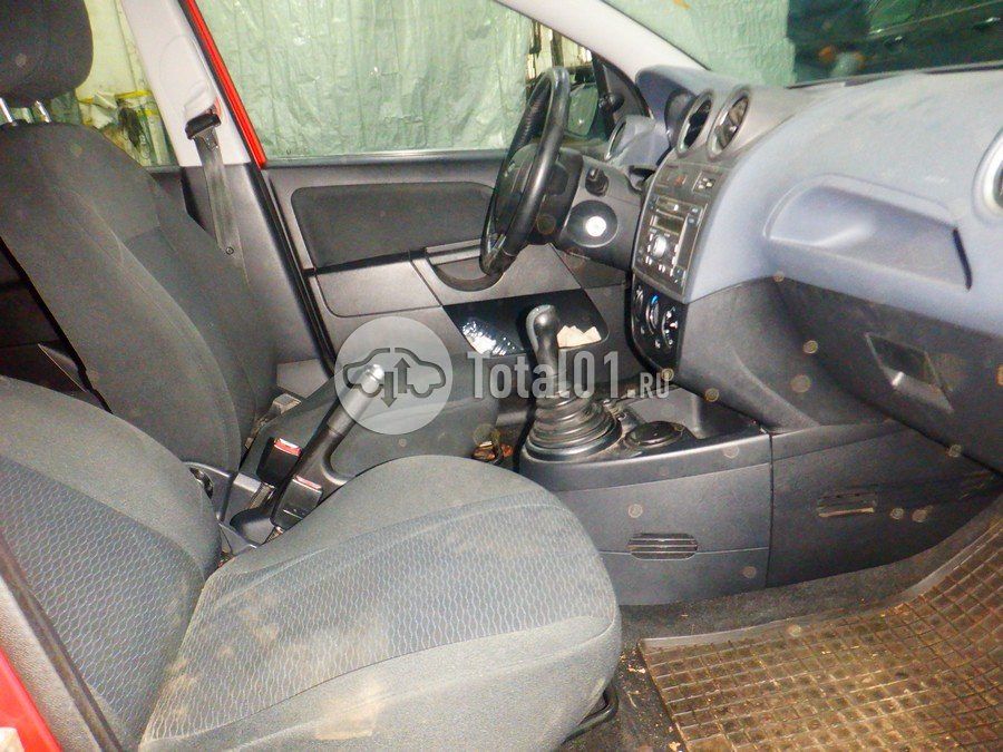Фото Ford Fiesta 24