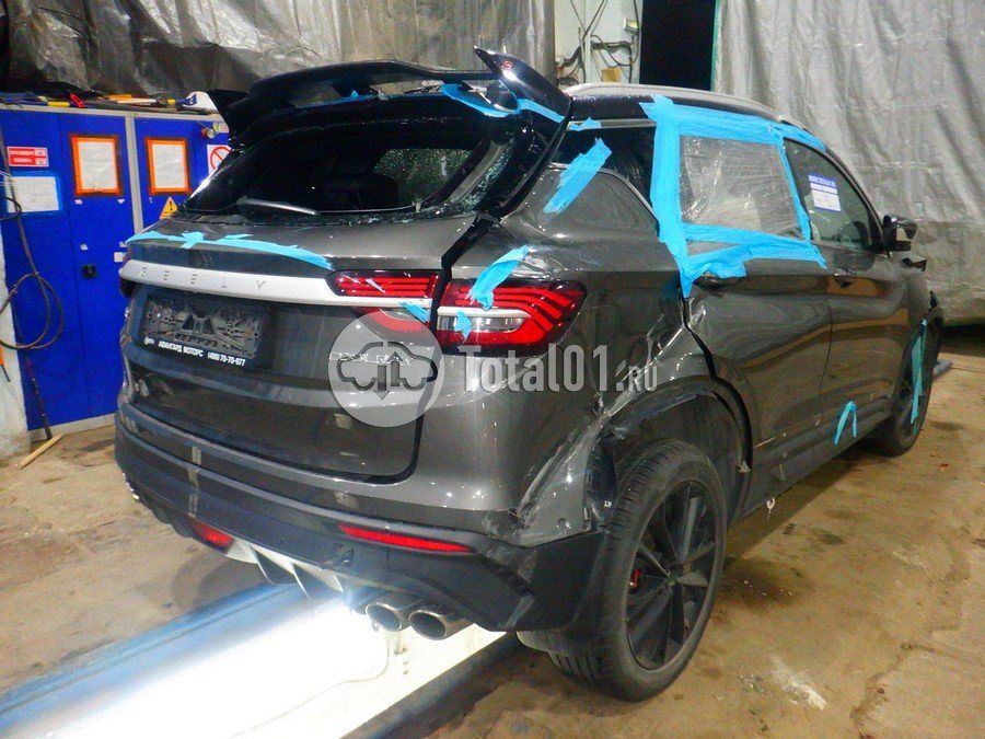 Фото Geely Coolray 12