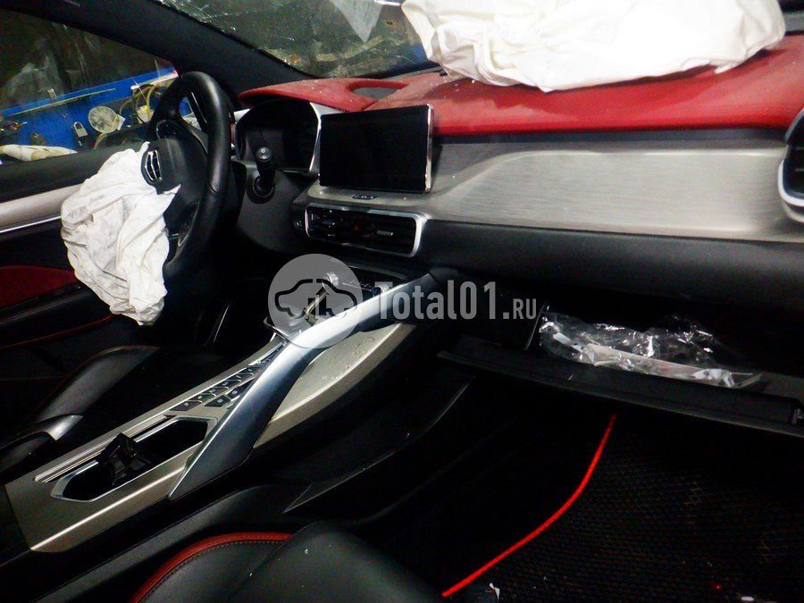 Фото Geely Coolray 24