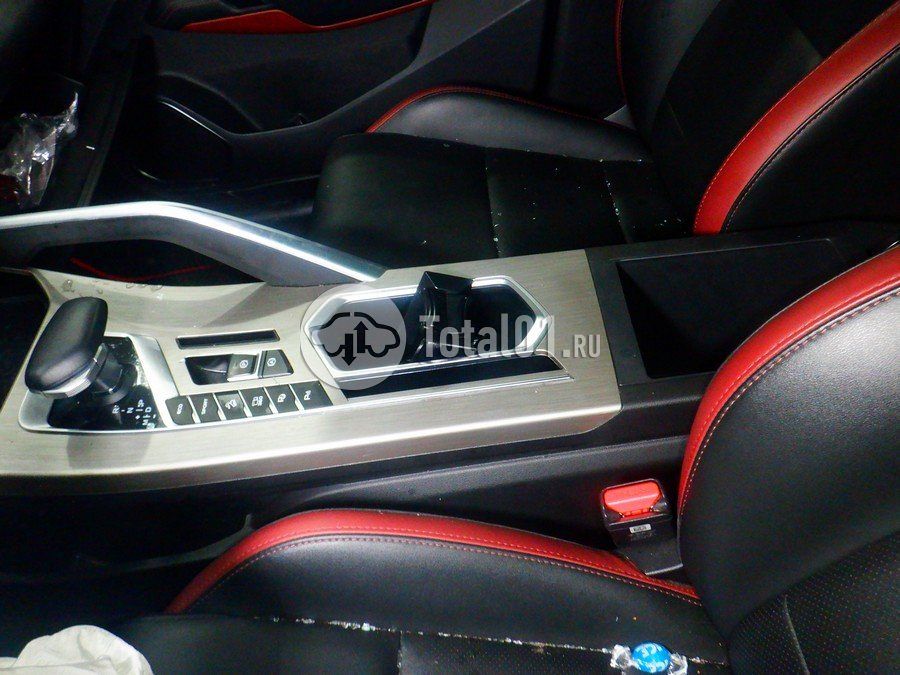 Фото Geely Coolray 60