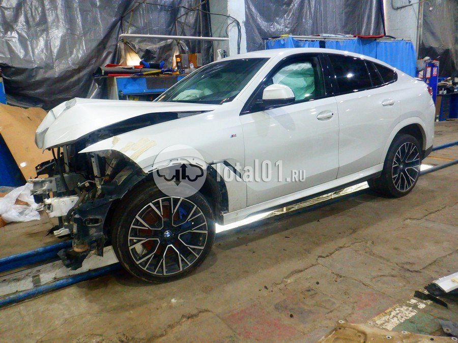Фото BMW X6 12