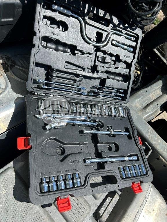 Фото Sitrak C7H 180