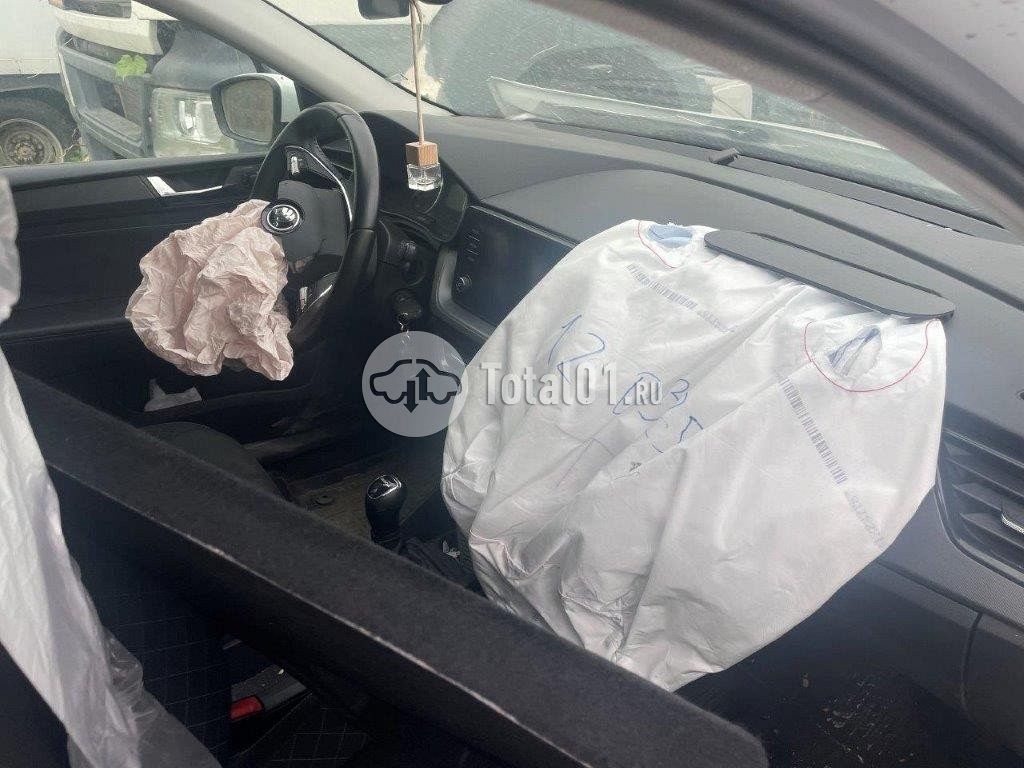 Фото Skoda Rapid 12