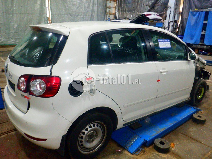 Фото Volkswagen Golf Plus 16