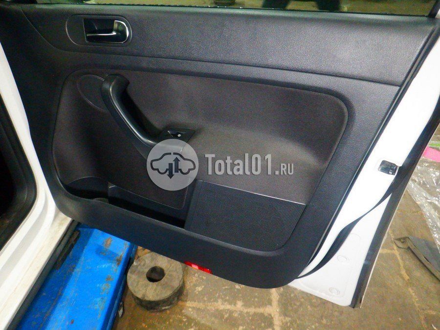 Фото Volkswagen Golf Plus 22