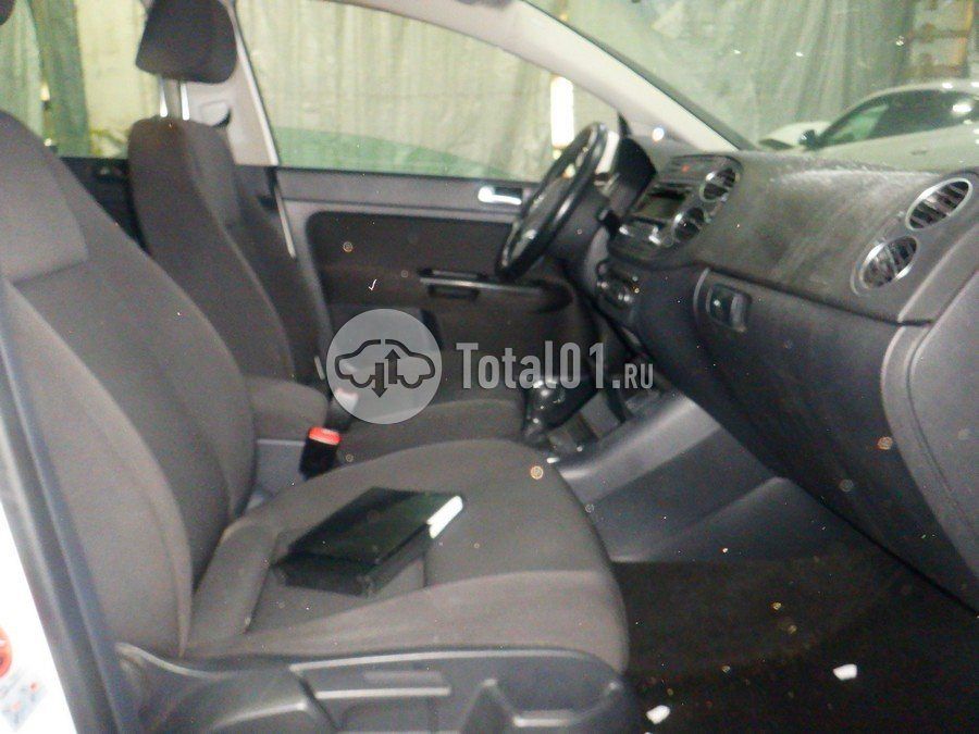 Фото Volkswagen Golf Plus 24