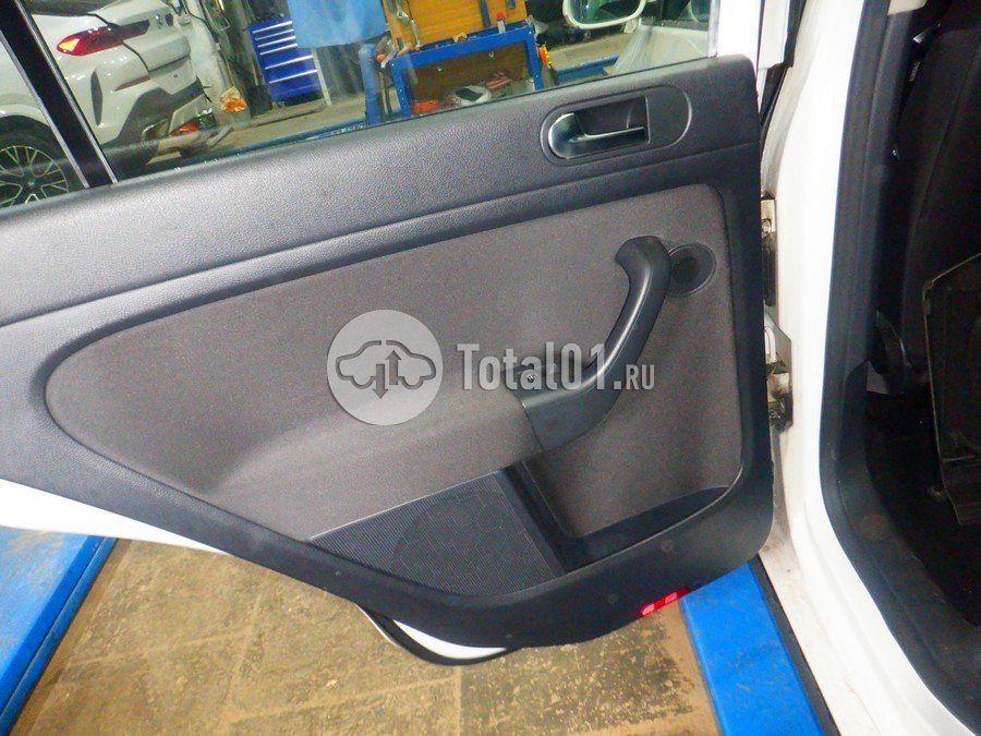 Фото Volkswagen Golf Plus 58