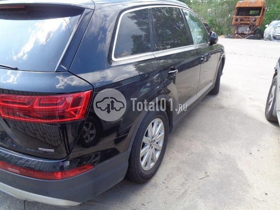 Фото Audi Q7 24