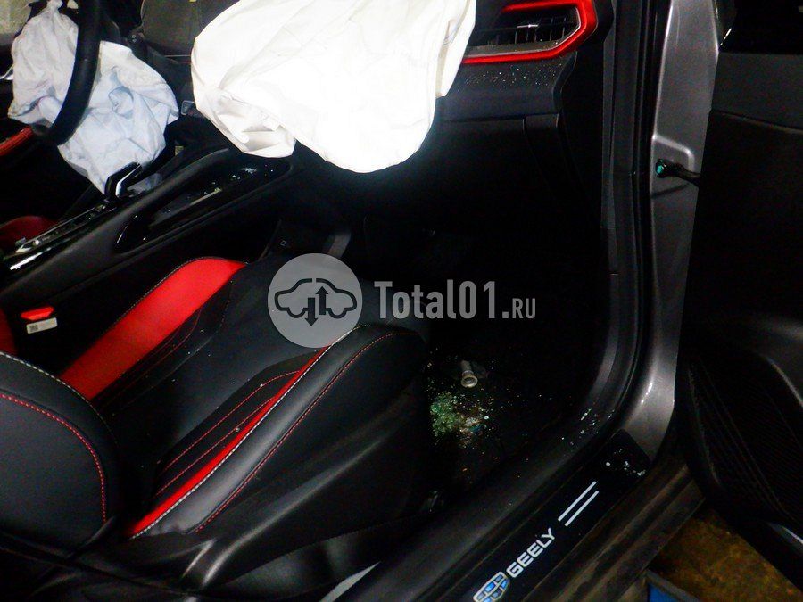 Фото Geely Coolray 26