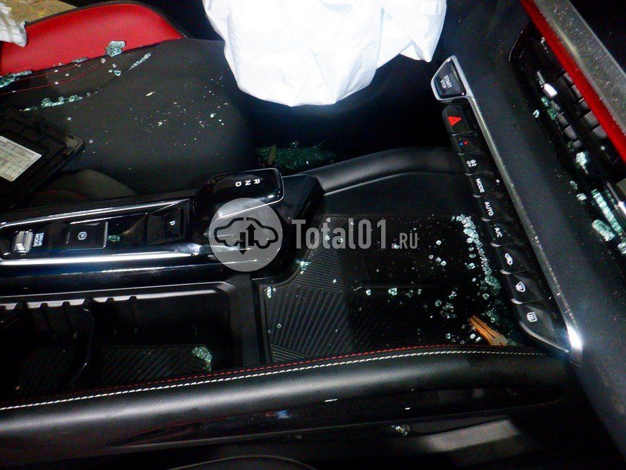 Фото Geely Coolray 40