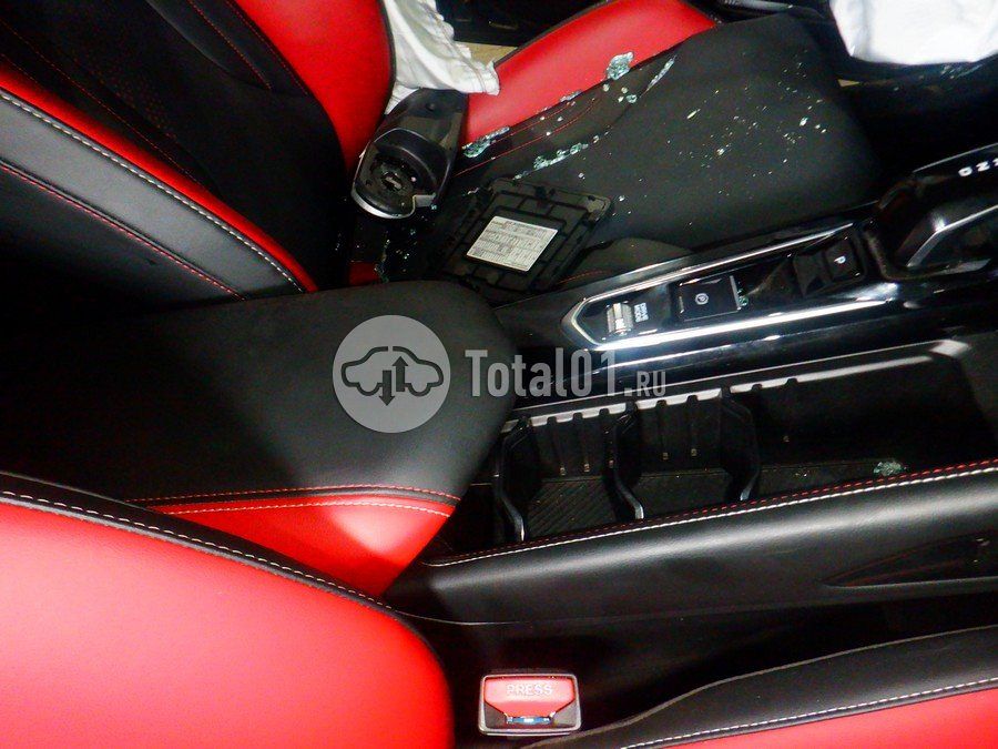 Фото Geely Coolray 42