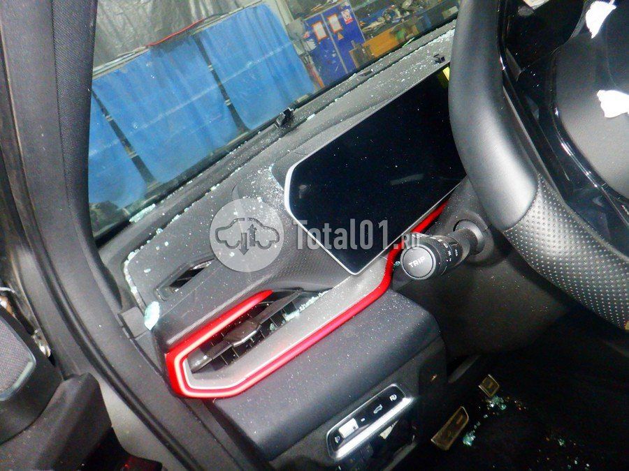 Фото Geely Coolray 102