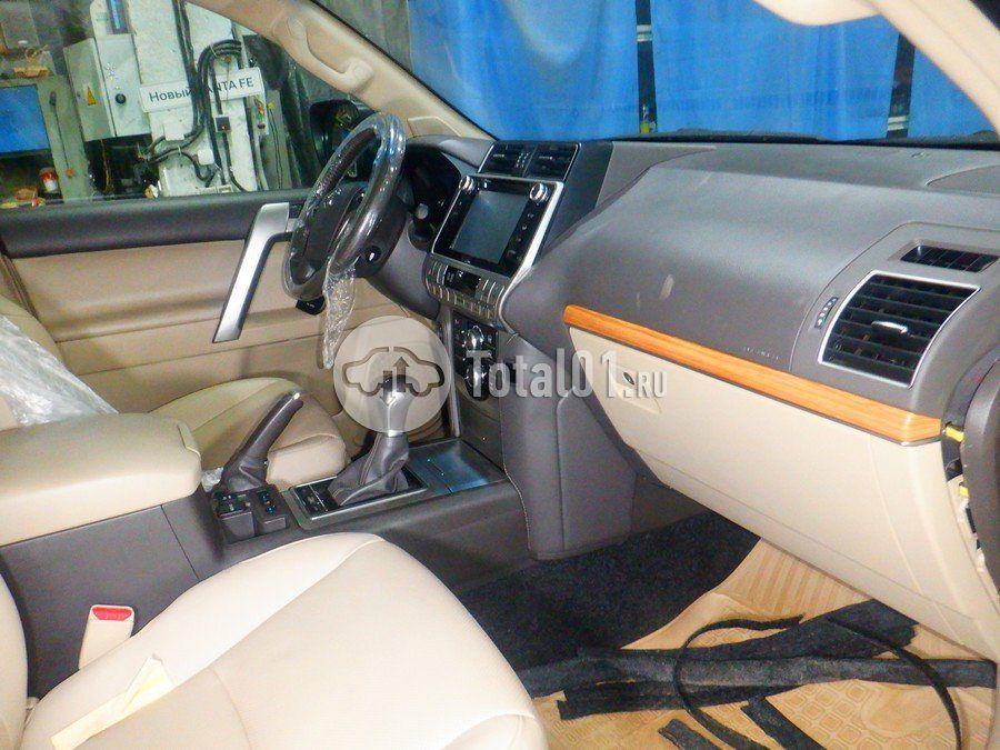 Фото Toyota Land Cruiser Prado 26