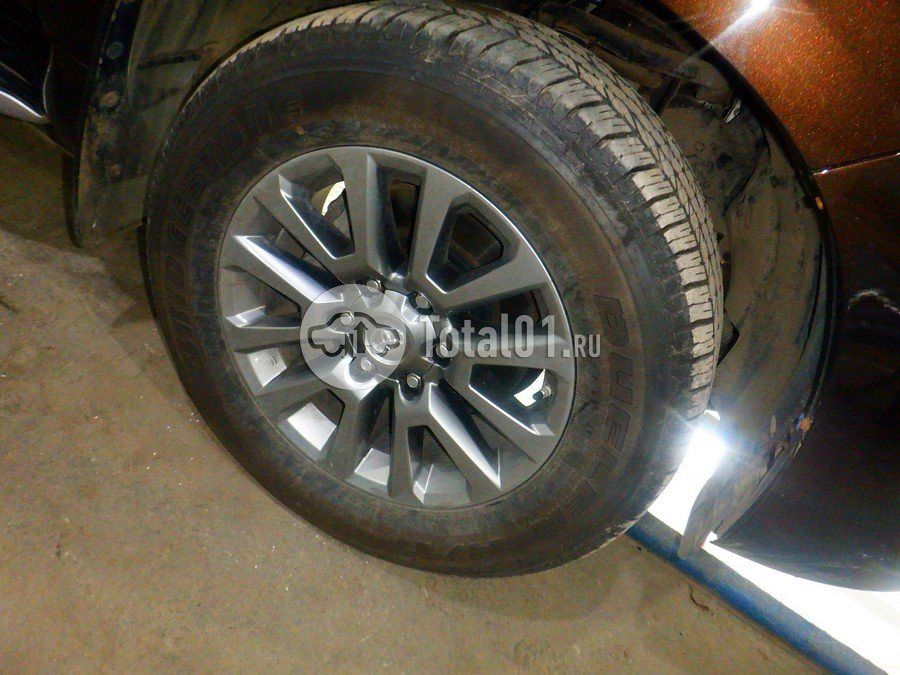 Фото Toyota Land Cruiser Prado 100