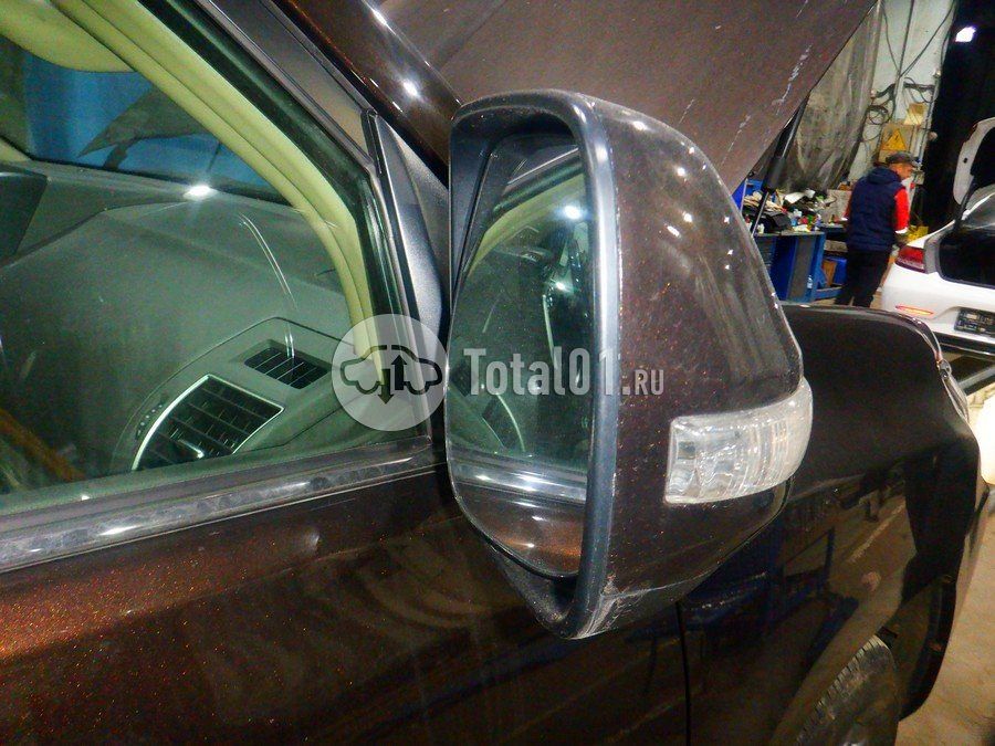 Фото Toyota Land Cruiser Prado 106