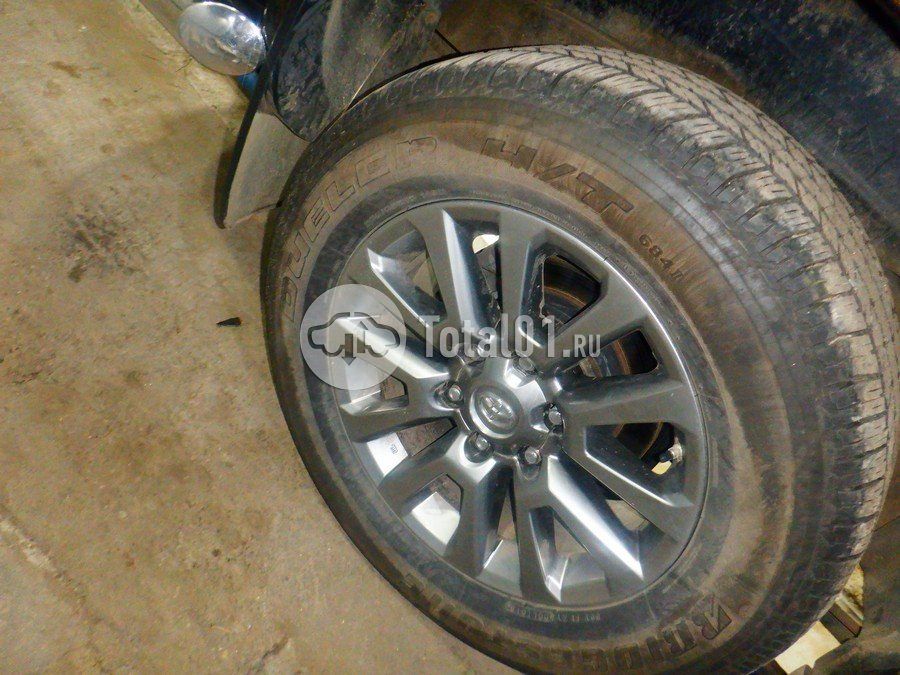 Фото Toyota Land Cruiser Prado 114
